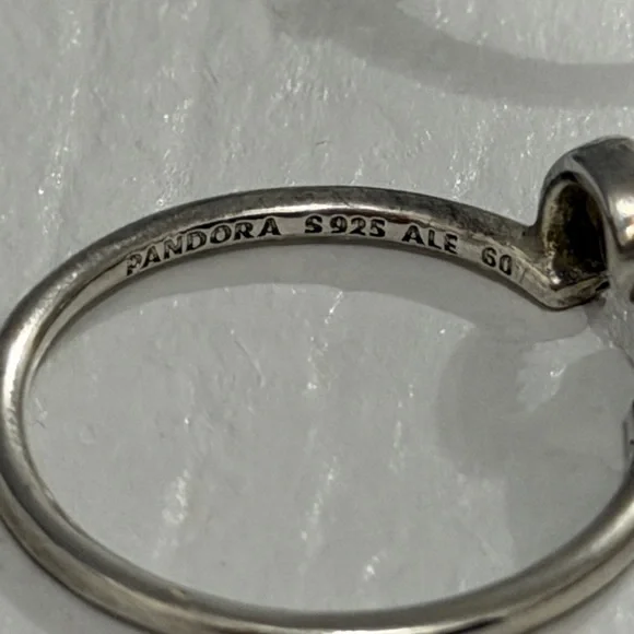 Pandora Silver Minnie Mouse ring - Picture 4 of 6